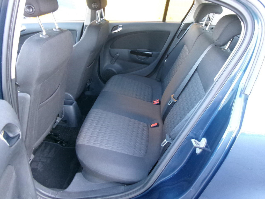 Opel Corsa 1.2-16v airco, cruise-control, trekhaak 5-drs