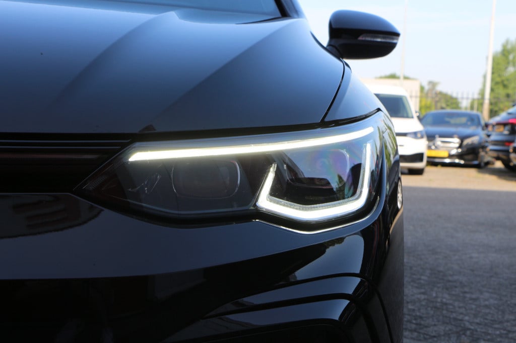 Volkswagen Golf variant 1.5 etsi 150pk r-line black style | panodak | harma