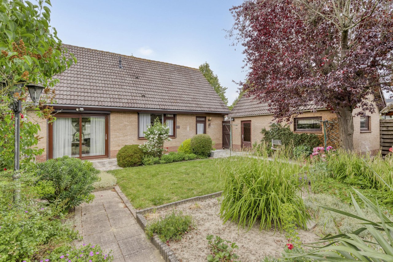 Vrijstaande woning slaapkamer, badkamer begane grond, 600 m² Heinkenszand