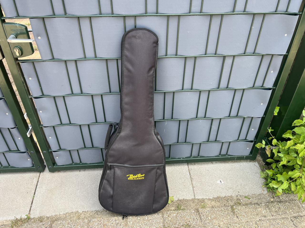 Gitaar Cort NTL 50 met hoes