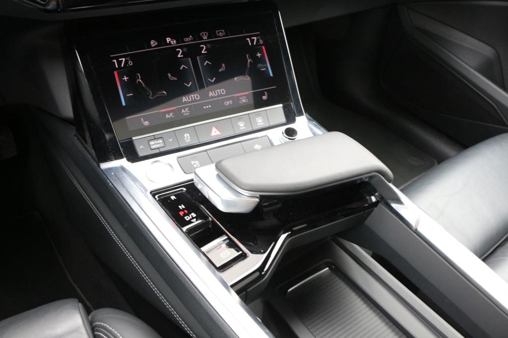 Audi E-tron 55 quattro 95 kwh s-line | pano | acc | memory