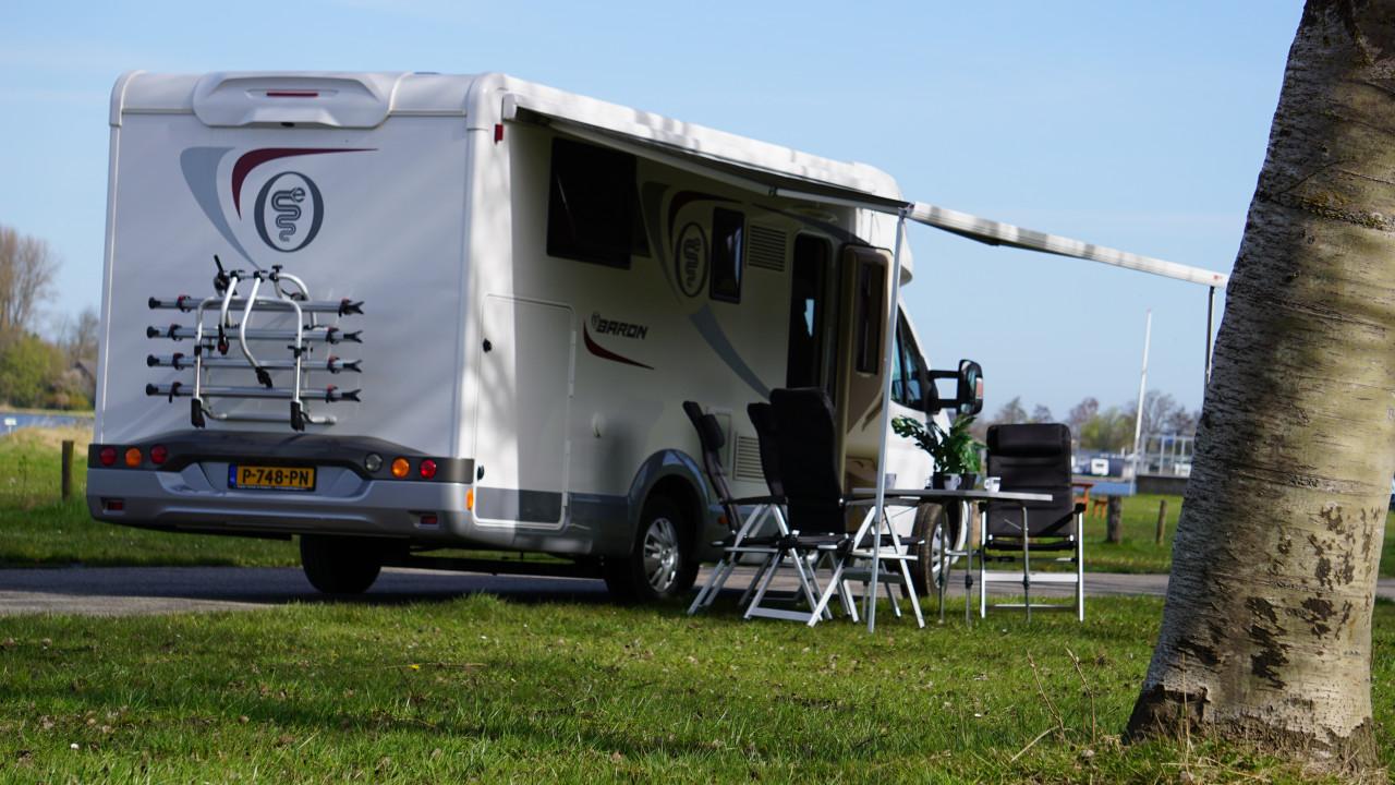 ELNAGH 573 tot 5 persoonscamper