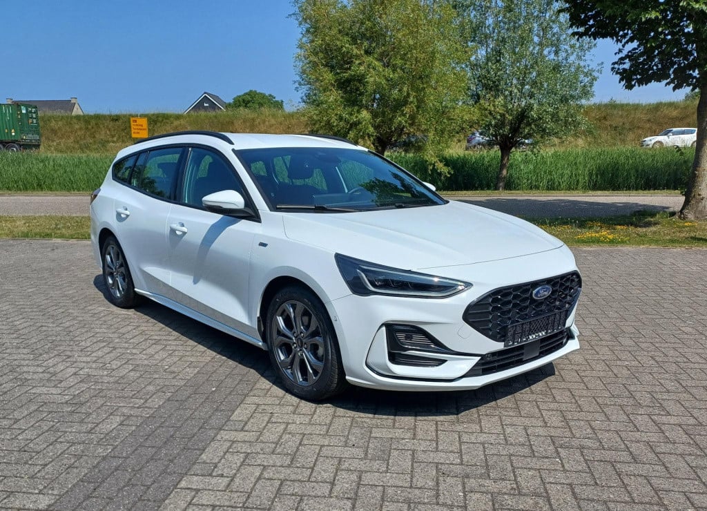 Ford Focus wagon 1.0 ecoboost hybrid st line