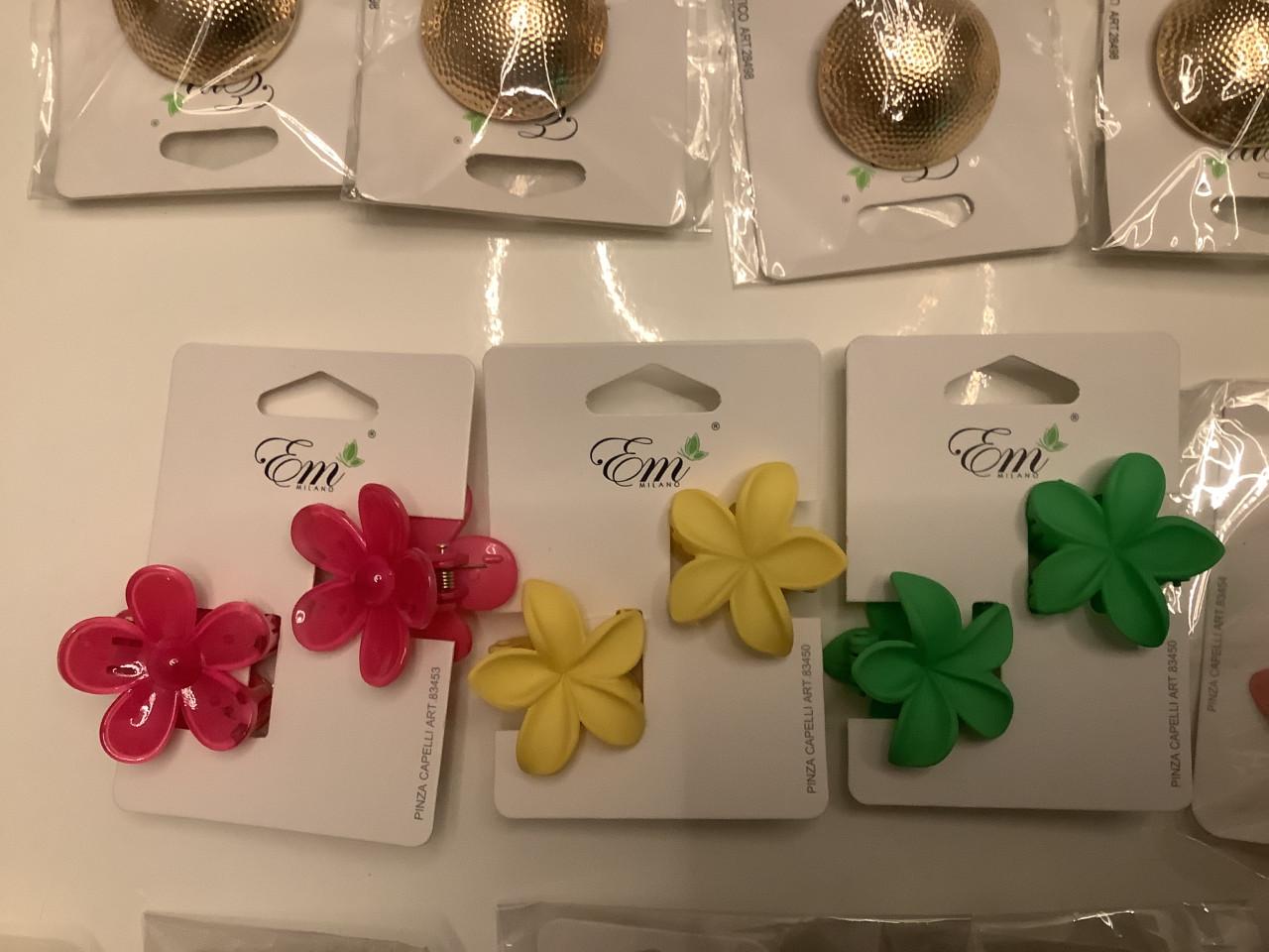 Partij leuke haarclips/haarspelden en haarelastieken. ( partij 23)