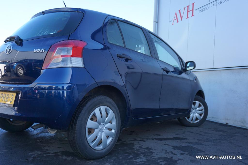 Toyota Yaris 1.0 vvti acces