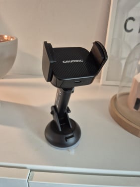 Telefoon autohouder van het merk Grundig