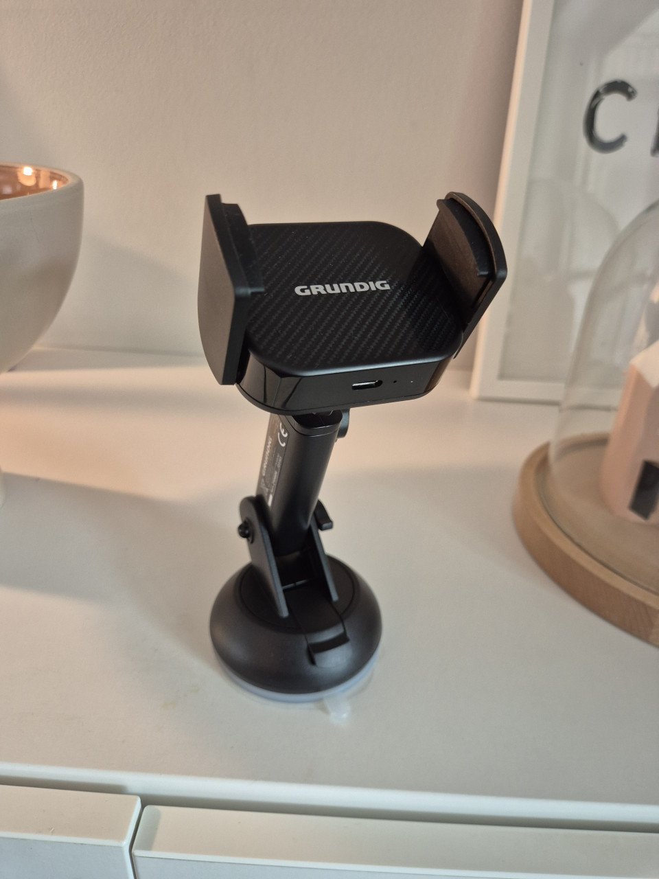 Telefoon autohouder van het merk Grundig
