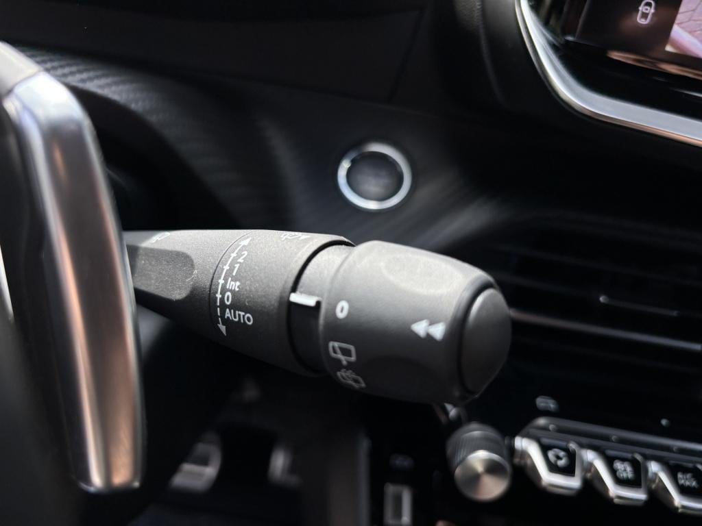 Peugeot 2008 automaat hybrid 145 pk gt