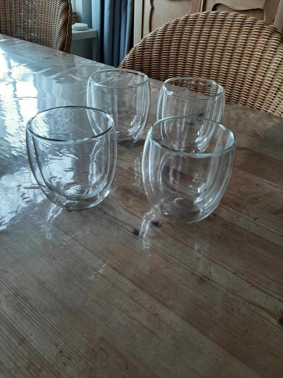 SCHOTT ZWIESEL -  4  GROTE DUBBELWANDIG GLAZEN