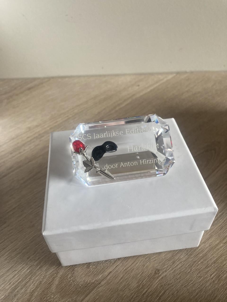 Swarovski harlekijn met display en plaquette