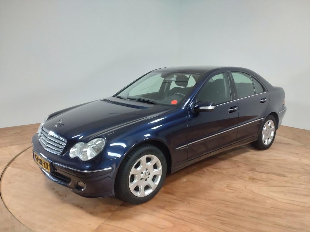 Mercedes-Benz C-Klasse 200 k. elegance