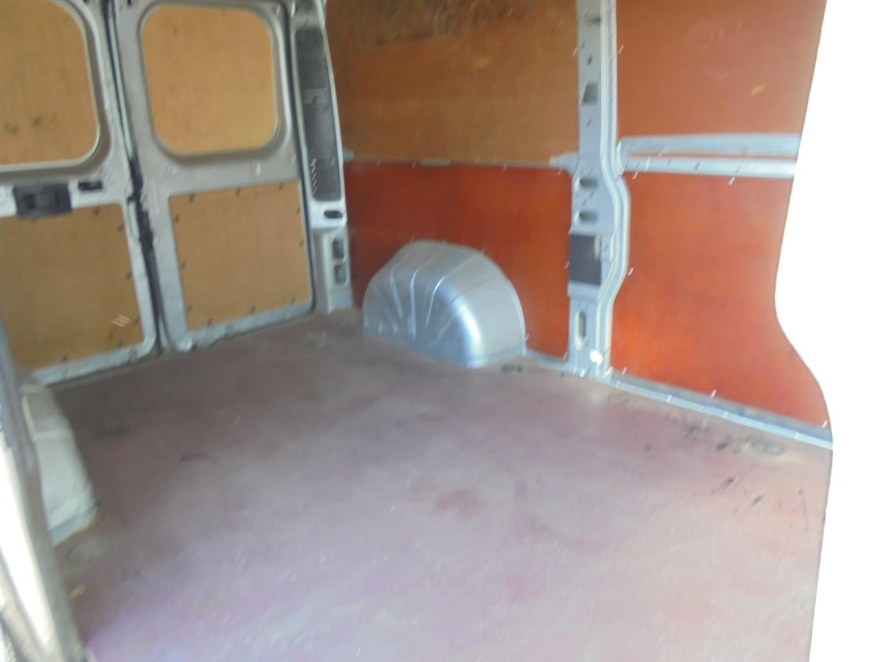 Peugeot Boxer 330 L1H1 uit 2010 Met motor schade ( rijd baar ) 224.651 Km