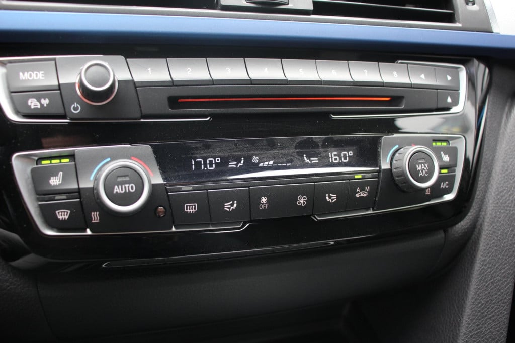 BMW 3-serie touring 318i m sport edition aut. - navi groot - adap led - pdc