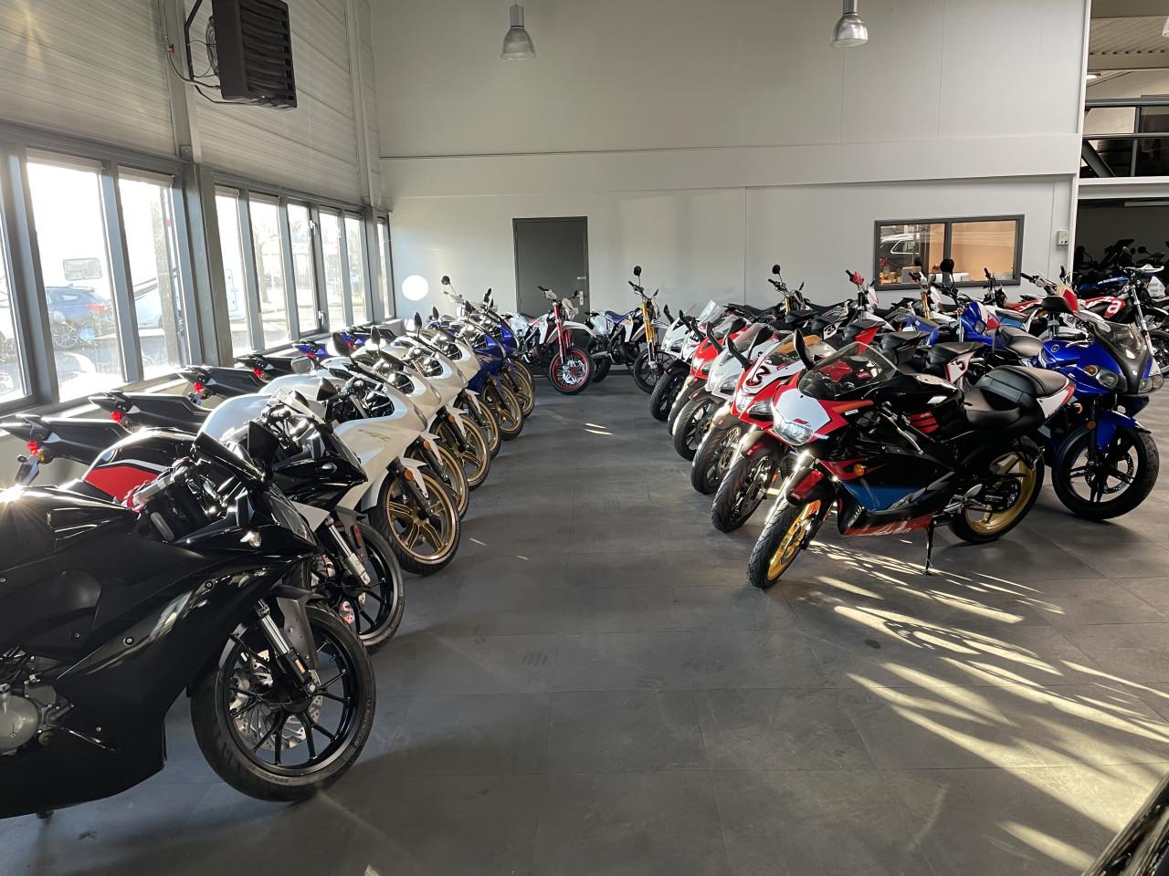 Aprilia RS4 50 schakelbrommer