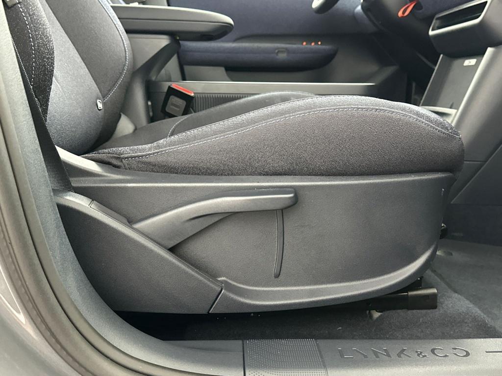 Lynk & Co 02 core 66kwh 272pk| 1600kg trekg| pano|adap.cruise| carplay | ac