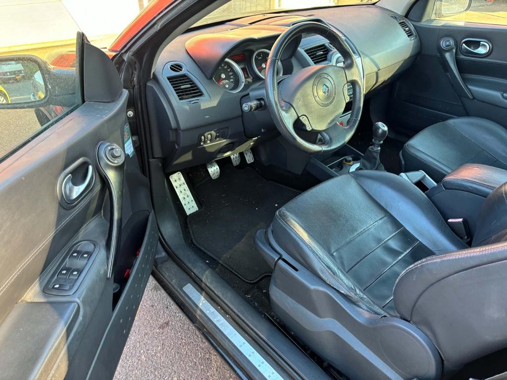 Renault Megane coupé-cabriolet 2.0-16v priv.luxe