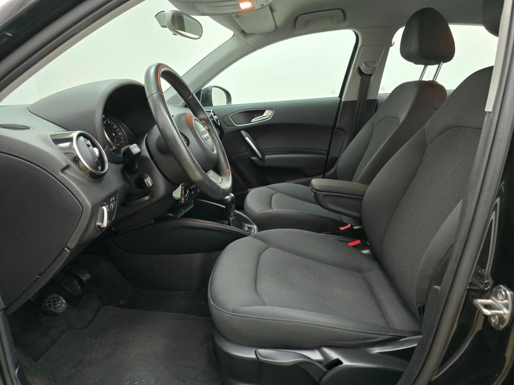 Audi A1 Sportback occasion 1.2 tfsi admired s line black edition | unieke l
