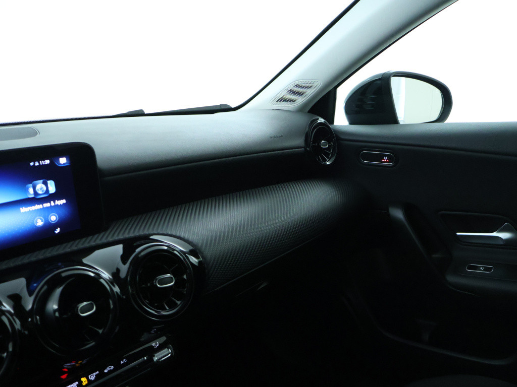 Mercedes-Benz A-Klasse 180 business solution | trekhaak | cruise control | 