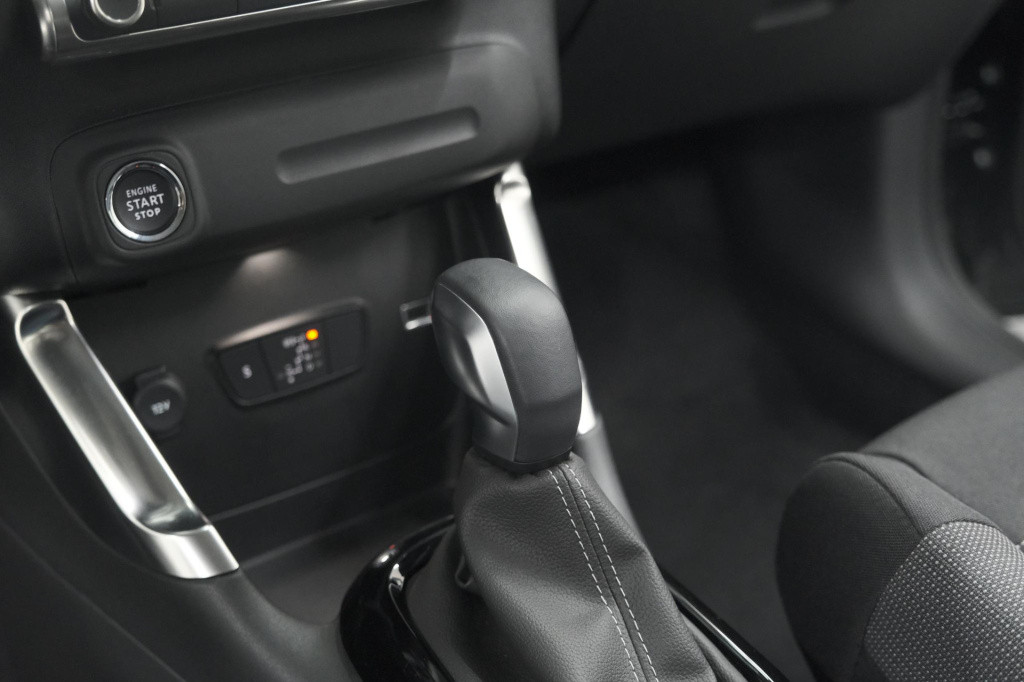 Citroen C3 Aircross puretech 130 eat6 max | camera | navigatie | apple carp