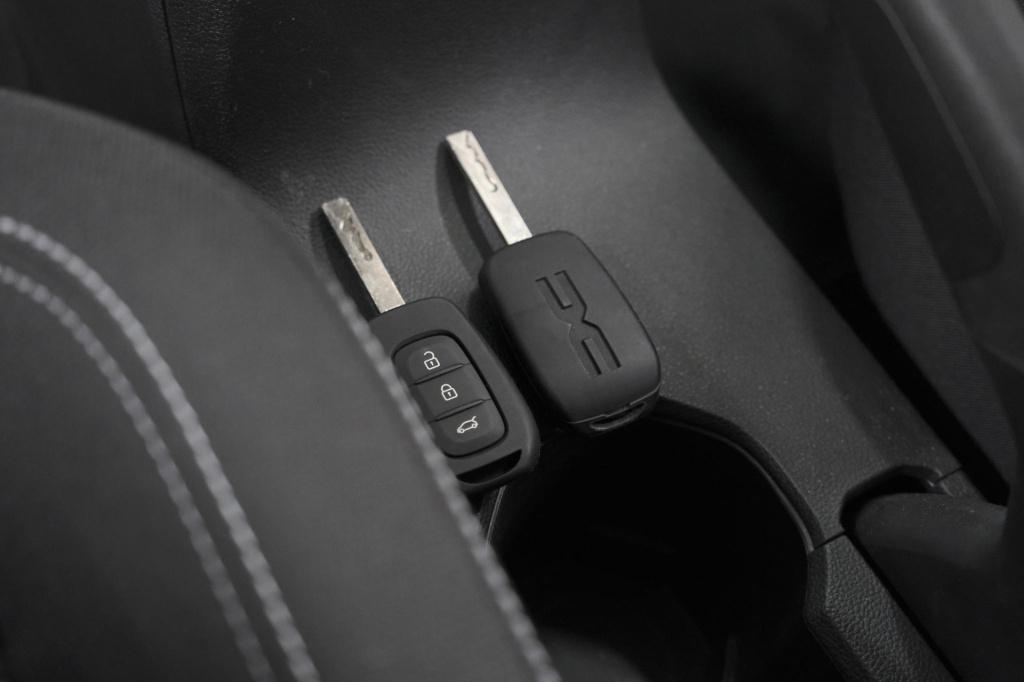 Dacia Sandero tce 90 cvt expression | parkeersensoren | apple carplay | cru