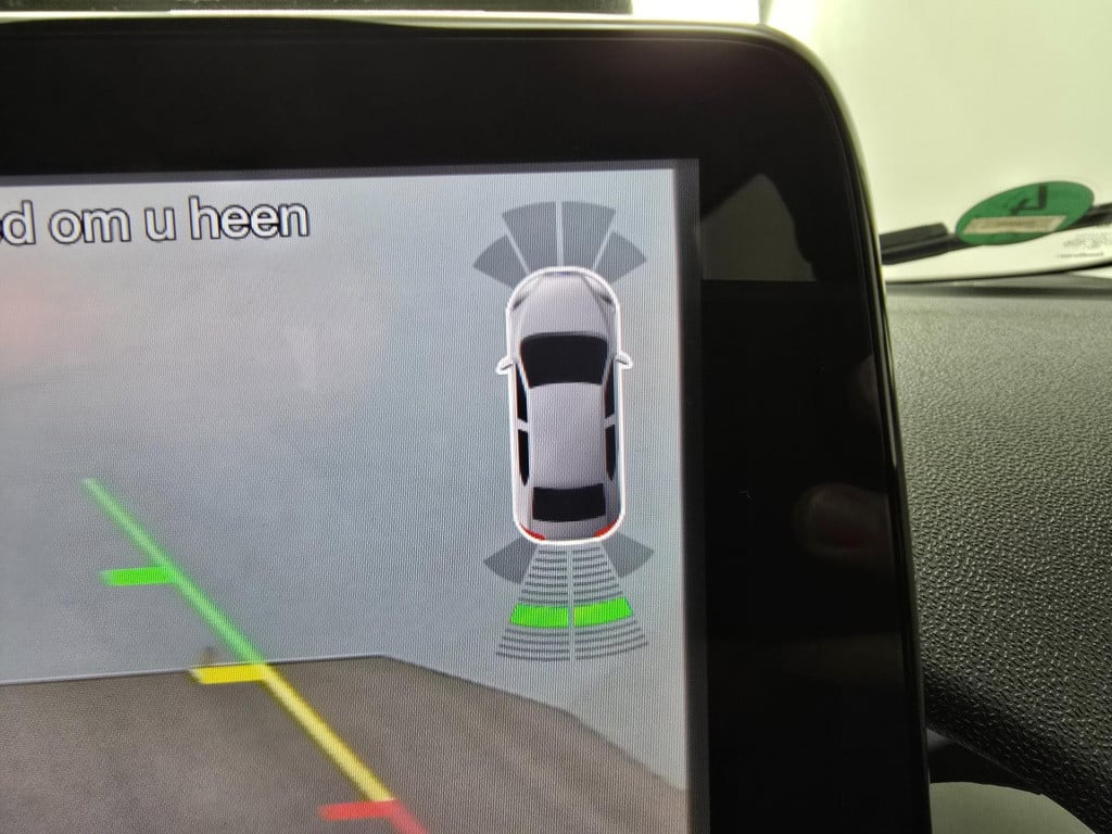Ford Fiesta occasion luxe titanium met zwarte velgen en parkeercamera | bom
