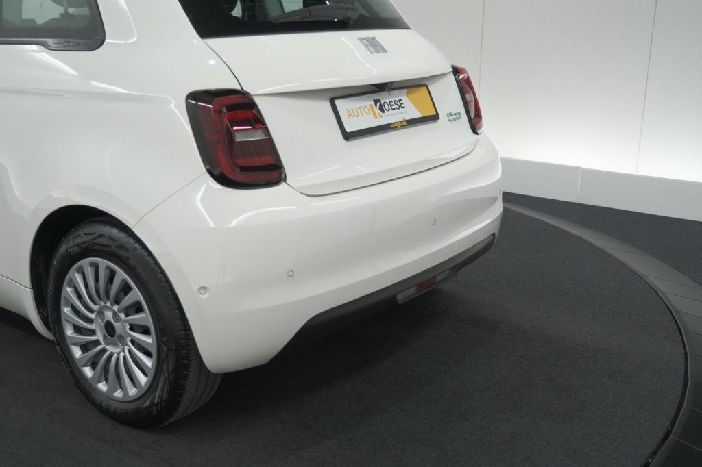 Fiat 500 urban 42 kwh | soh 96.8% | 3 fase laadfunctie | camera | apple car