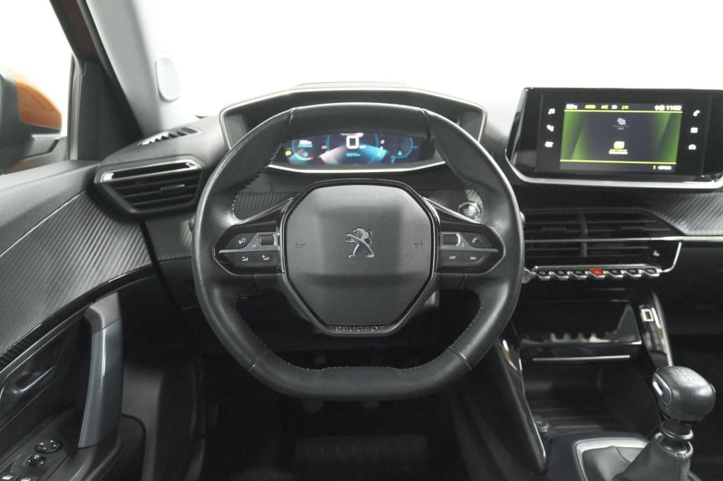 Peugeot 2008 puretech 130 allure pack | trekhaak | adaptieve cruise control