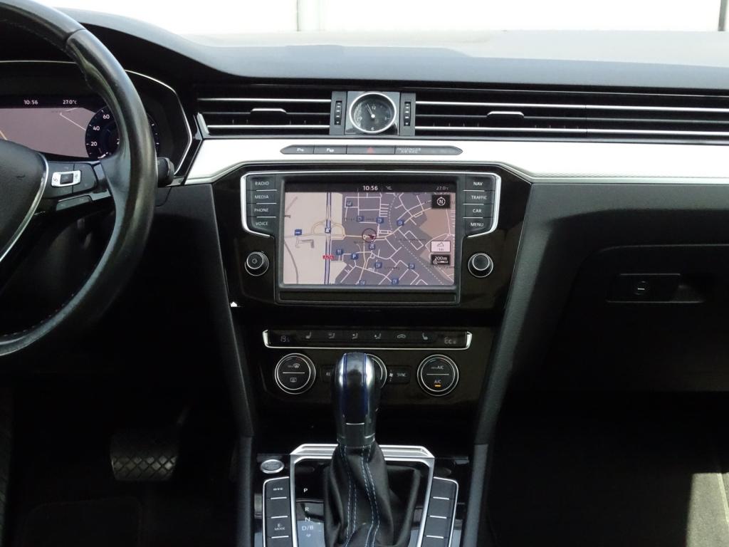 Volkswagen Passat variant 1.4 tsi gte connected series plus | pano | trekha