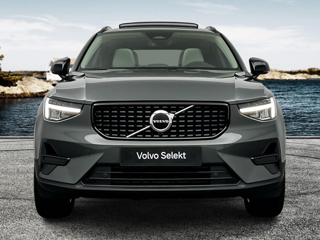 Volvo XC40 b4 gt plus dark pano
