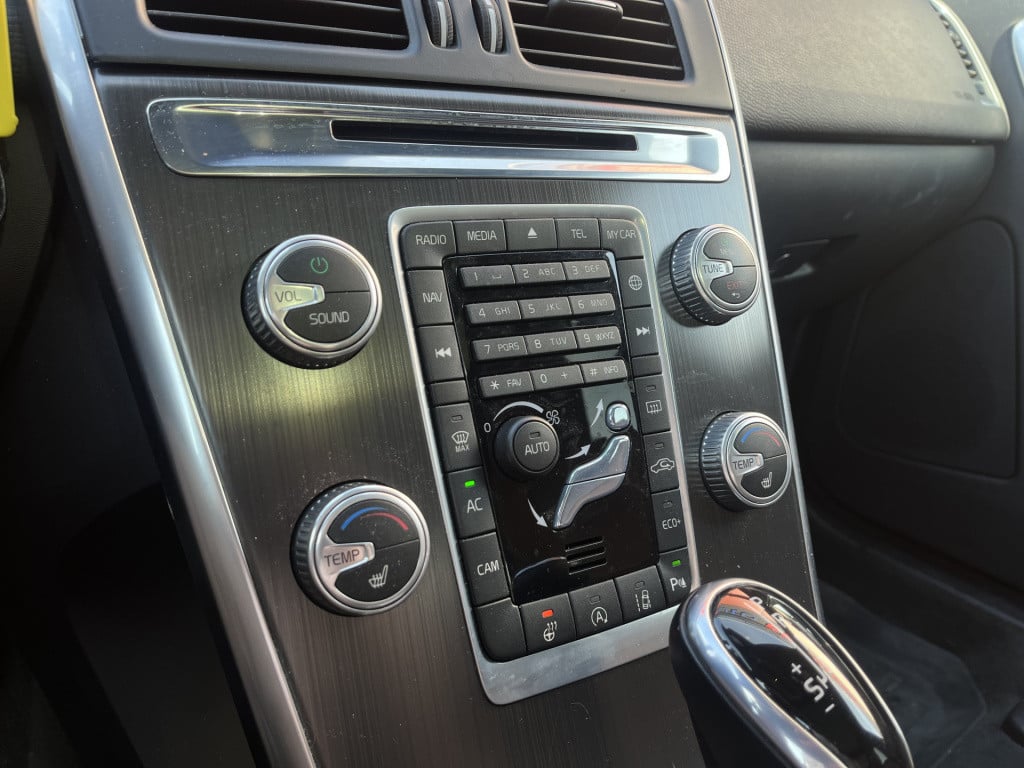 Volvo XC60 2.0 t5 fwd momentum | stoel/stuurverw. | keyless | memory | came