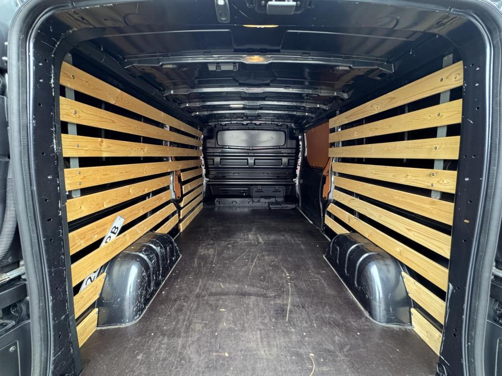 Nissan Primastar 2.0 dci 170 l2h1 n-connecta automaat prijs is ex. btw!