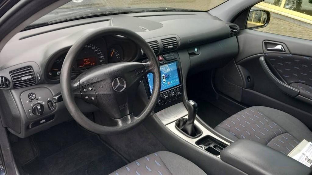 Mercedes C-KLASSE C 200 K Sportcoupe bj:2002 airco navigatie