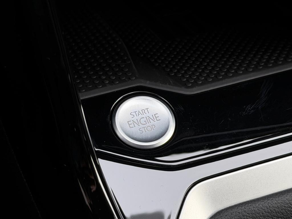 Volkswagen T-roc 1.5 tsi 150pk dsg r-line | camera | keyless | elek. achter