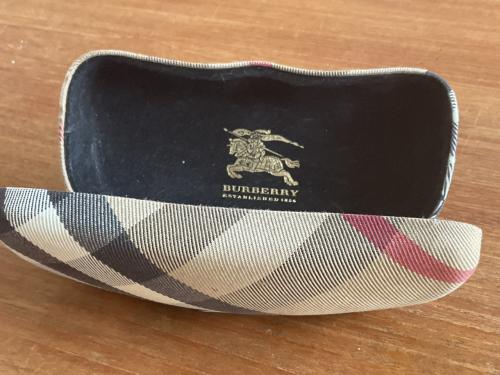 Burberry brillenkoker - Klassiek ruitpatroon