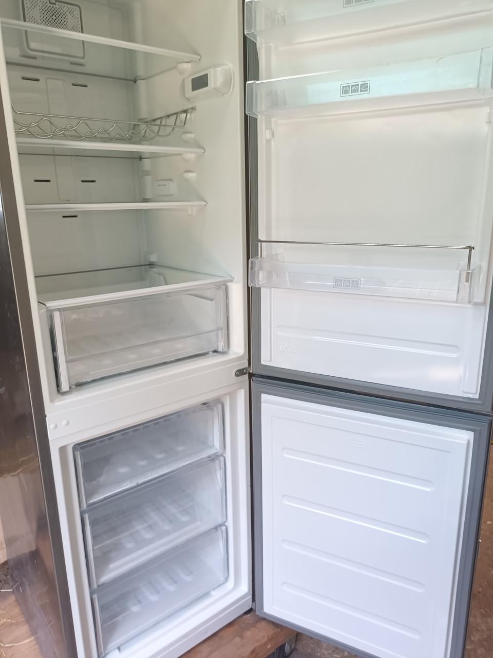 Bauknecht vrijstaande Koel-vriescombinatie No-Frost RVS-look