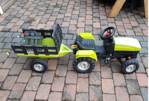 Speelgoed traktor met aanhangwagen ( 2-4 jaar )