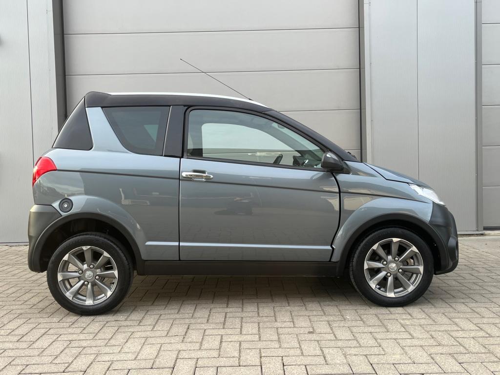 Aixam Crossline brommobiel premium in keurige staat