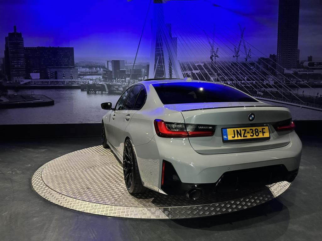 BMW 3-serie 330i m-sport *competitionstoelen*schuifdak*m-sport pro*