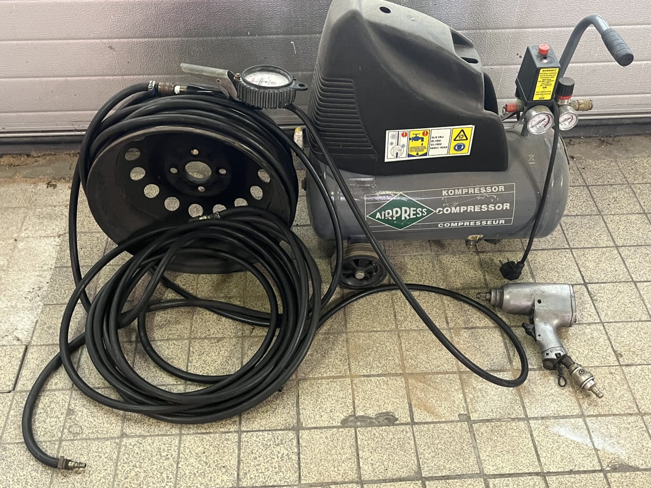 TEAB compressor met luchtslang ed