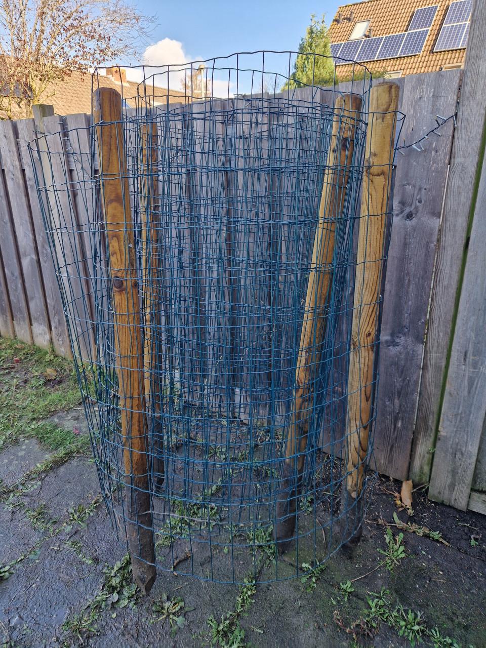 Kippengaas in goede staat, ongeveer 25 meter totaal