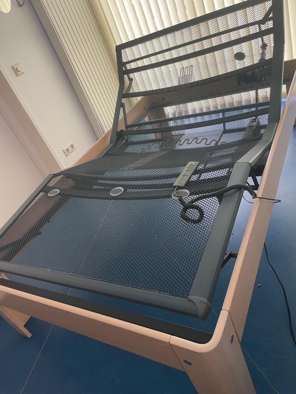 AUPING 2000 ledikant maat 120 x 200 cm  kleur beuken