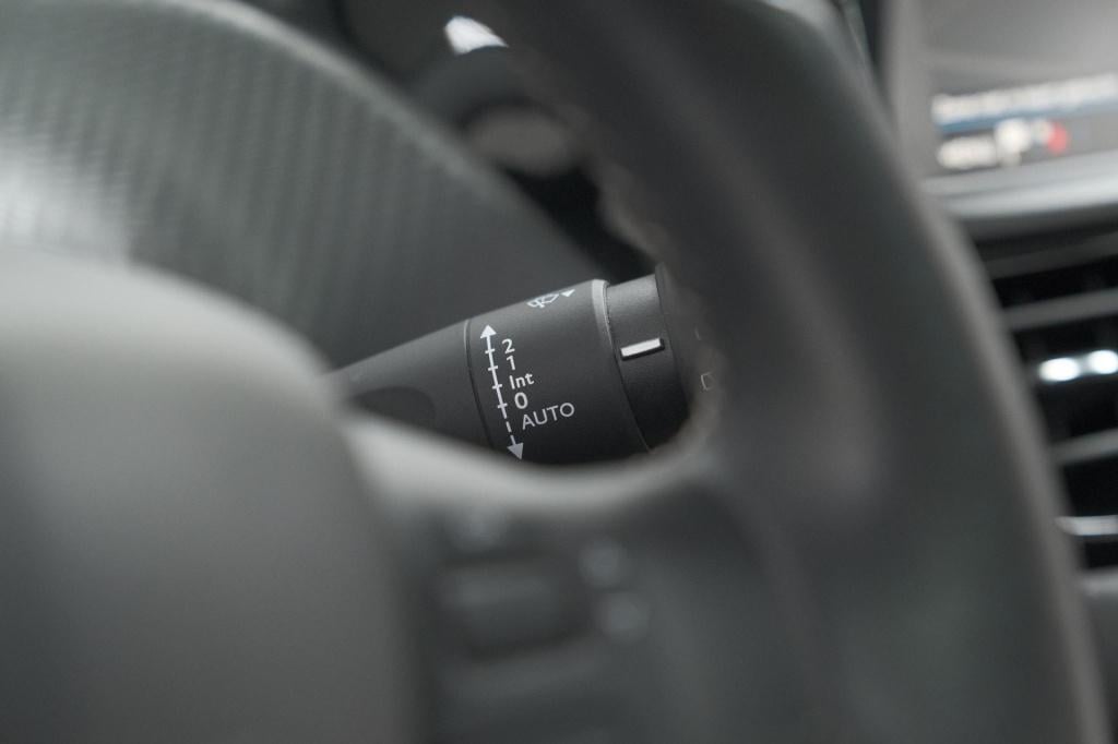 Peugeot 208 puretech 100 eat6 allure | panoramadak | camera | navigatie