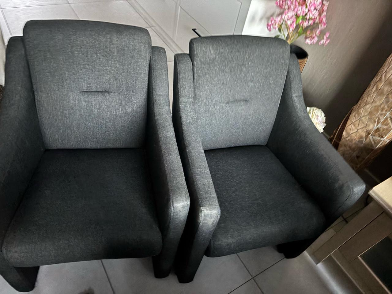 4 stevige eetkamer stoelen