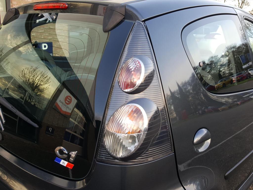 Citroen C1 1.0i 68pk 5d ambiance airco | radio/cd-speler | stootstrips | ni