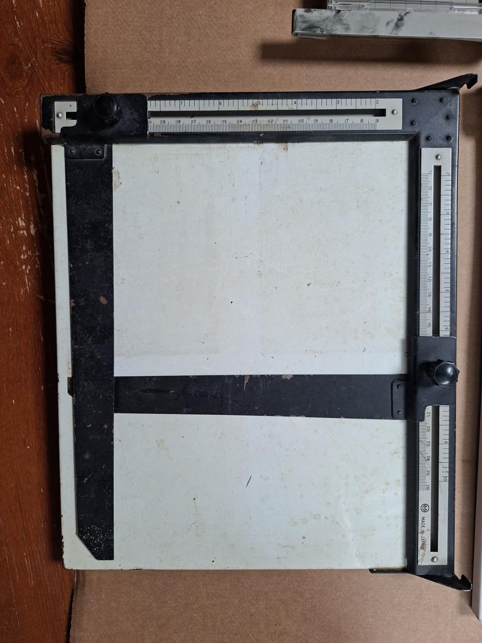 Papiersnijders waaronder Royal Easel en Ising