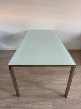 Eetkamertafel