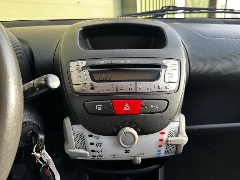 Peugeot 107 1.0 active airco 5drs.