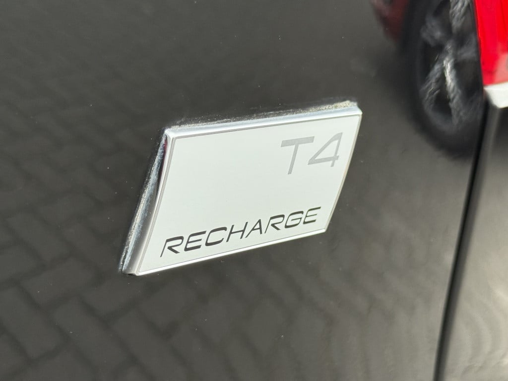 Volvo XC40 t4 211pk recharge inscription exp| navi| climate| camera| dab+|