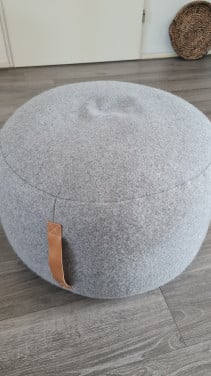 Poef lichtgrijs