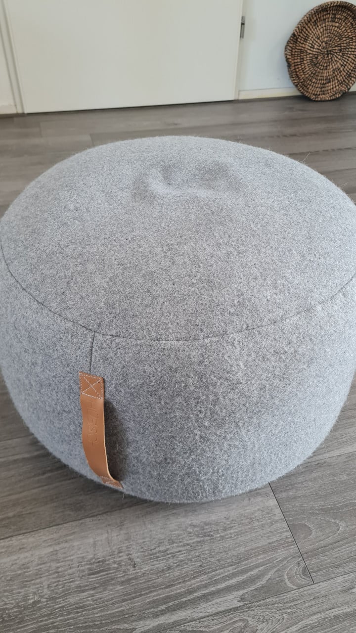 Poef lichtgrijs
